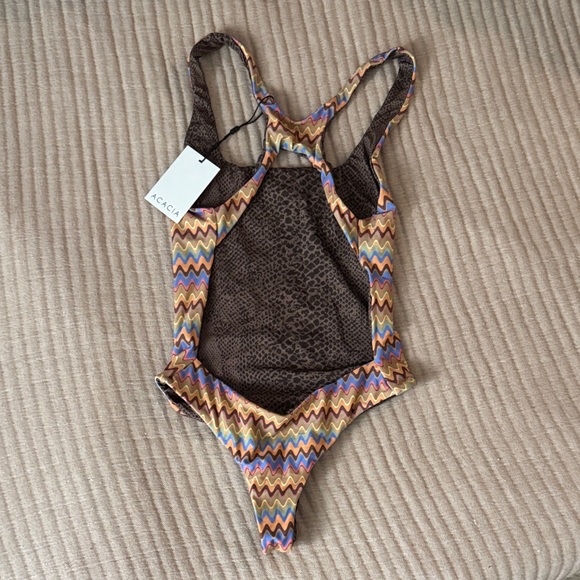 Pepper Fullpiece in Mada - Picture 2 of 4